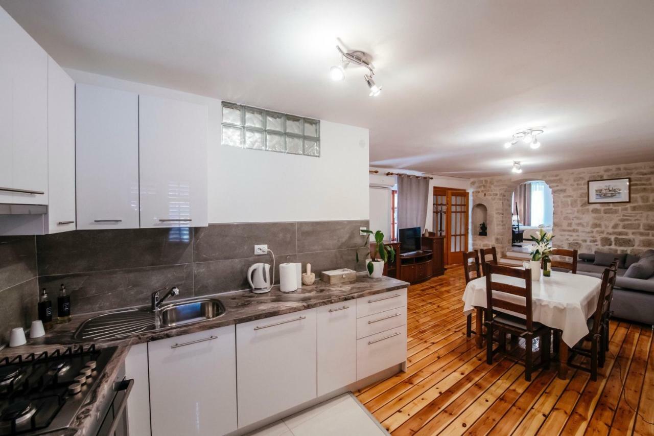 Heart Of Town Apartment Zadar Exterior photo