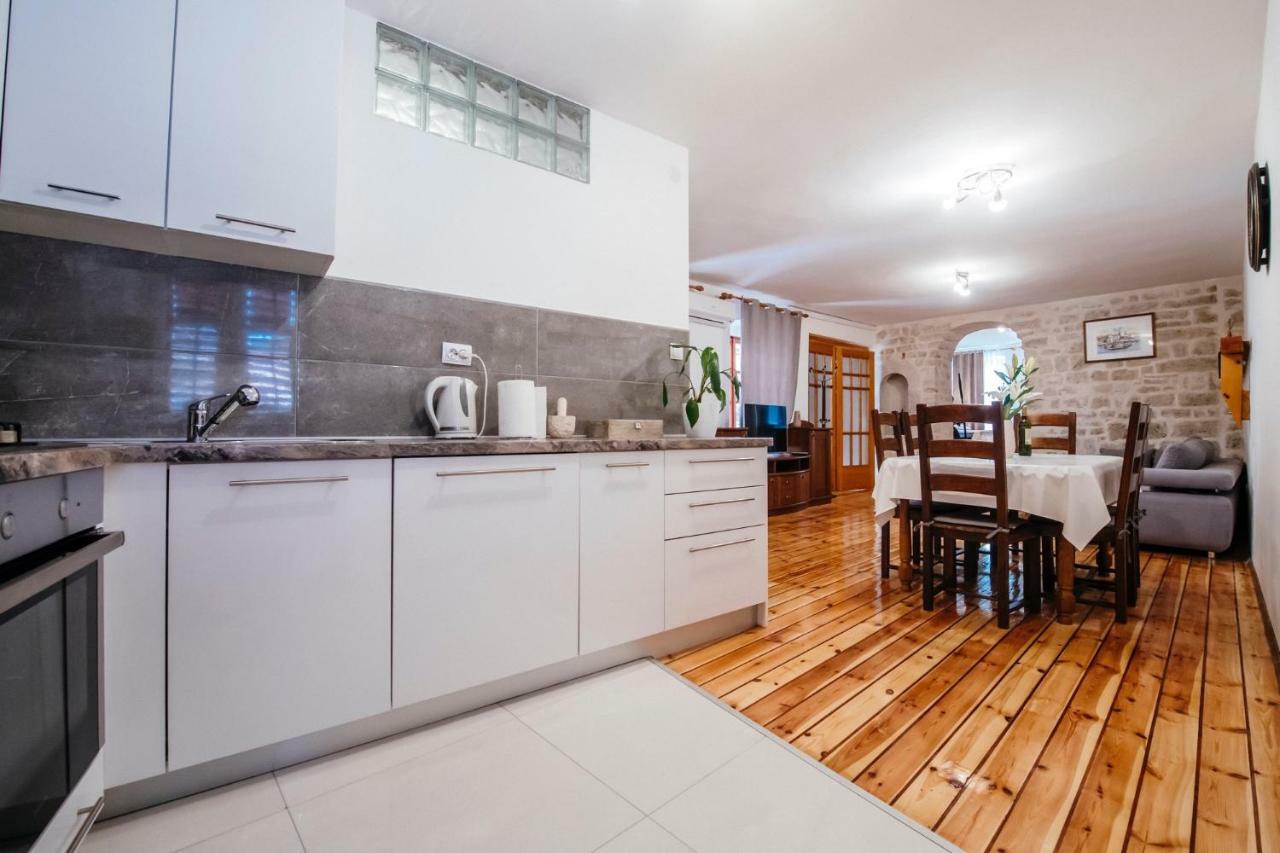 Heart Of Town Apartment Zadar Exterior photo